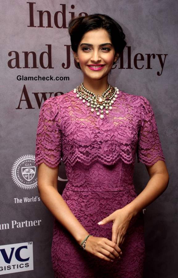 Sonam-Kapoor-in-Dolce-Gabbana-Lace-Dress-2013-pictures